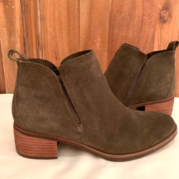 Korks Tea Green Herb Suede Chelsea Ankle Boots Size 6.5M - Picture 3 of 14
